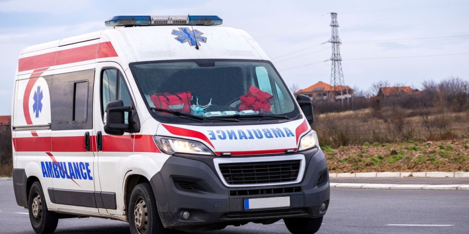Povređena trudnica! Sudar tramvaja i automobila u Beogradu