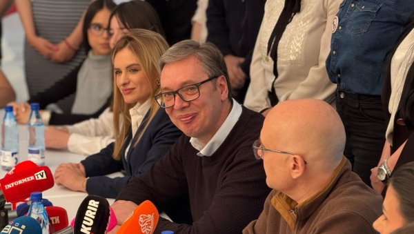 НИКАДА СИЛЕЏИЈСТВО И НАСИЉЕ НЕЋЕ БИТИ НОРМАЛНОСТ У СРБИЈИ: Вучић са студентима који желе да уче - председник послао јасне поруке НИКАДА СИЛЕЏИЈСТВО И НАСИЉЕ НЕЋЕ БИТИ НОРМАЛНОСТ У СРБИЈИ: Вучић са студентима који желе да уче - председник послао јасне поруке
