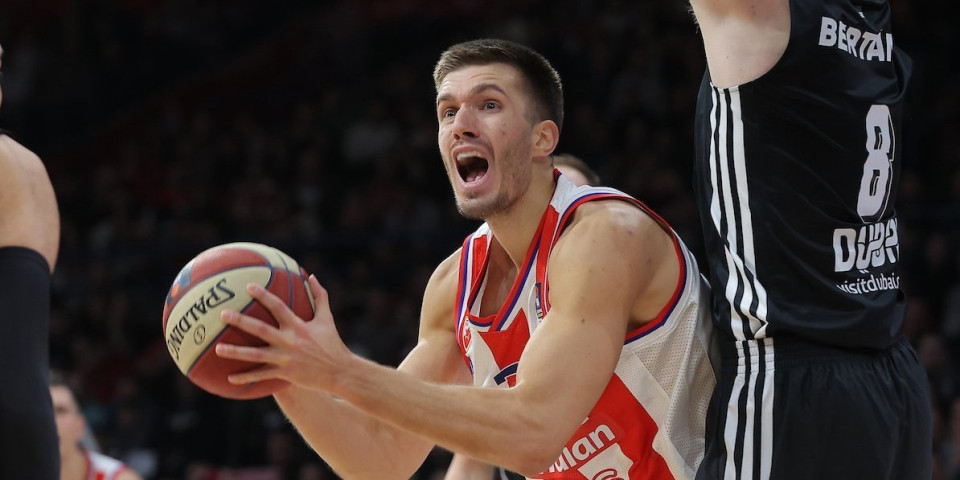 Šta će biti sa Petruševim? Zvezda čeka signal iz Pireja, ali jedan čovek sve koči