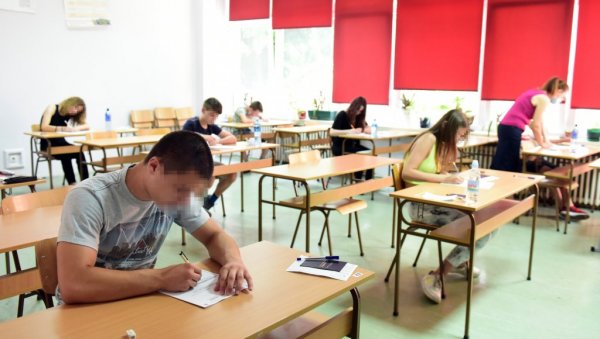 ЕЛИТНЕ ШКОЛЕ ОТВАРА ВИШЕ ОД 90 БОДОВА: Мали матуранти спремју завршни испит и пребрајају бодове спремне за упис