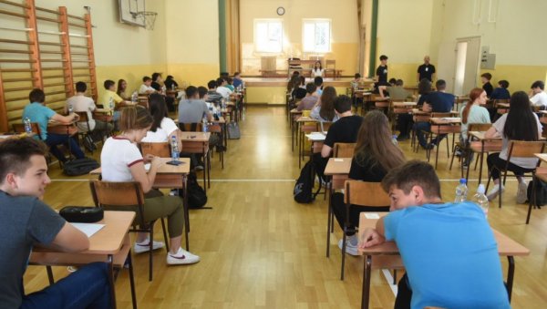 ЈОШ 10 ДАНА НЕИЗВЕСНОСТИ: Већ објављени прелиминарни резултати тестова са мале матуре, тек следе два битна датума