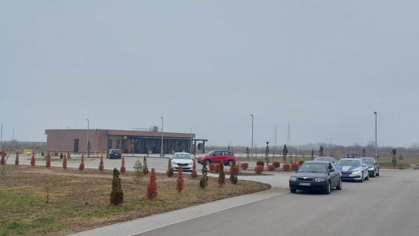 БЕЗБЕДНО ДО НОВОГ ГРОБЉА: Вршчани граде приступни пут, вредан 63 милиона динара