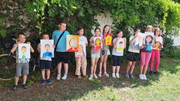 РОЂЕНДАН ПАЈЕ ЈОВАНОВИЋА: Мали сликари оживели сећање на славног Вршчанина