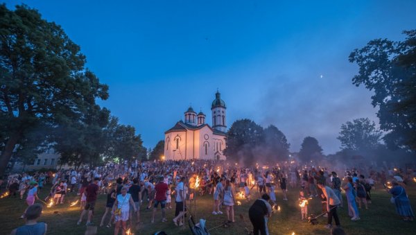 ПОЧИЊЕ ЛИЛАЊЕ: Фестивал традиције и савремене уметности у Лозници, Бањи Ковиљачи и Тршићу
