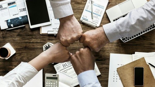 ТОКОМ КОВИДА - РАД ОД КУЋЕ, А САДА... : Рат у Ирану доноси једну озбиљнију промену
