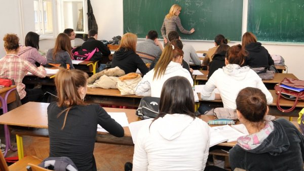УВОДЕ СЕ НОВИ ПРОФИЛИ У СРЕДЊИМ ШКОЛАМА: Министар просвете најавио велике промене од септембра