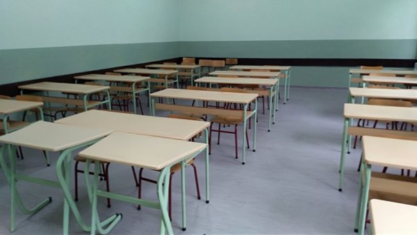 ОВИ УЧЕНИЦИ НАЈДУЖЕ ЋЕ БИТИ НА РАСПУСТУ: На одмор одлазе већ у петак