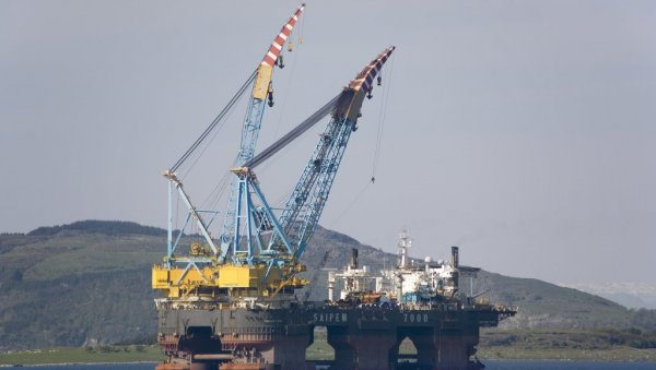 ПРВЕ ВЕЛИКЕ ПОСЛЕДИЦЕ ХАОСА У РЕГИОНУ: Земље Персијског залива смањиле производњу нафте