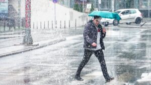 OD OVOG VREMENA SE ČUVAJTE: Oluja, grad i potop stižu u Srbiju (MAPE)
