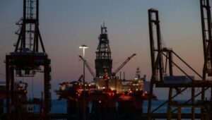<div>NAFTA PONOVO POSKUPELA: Evo šta se trenutno dešava na svetskom tržištu “crnog zlata”</div>