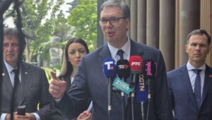 <div>“500 NAŠIH LjUDI ĆE DOLAZITI OVDE NA OBUKE” Vučić: Izuzetno zahvalan kompaniji Mint, oni zapošljavaju 2.600 ljudi, kao i Linglong</div>