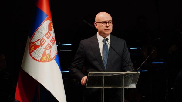 ”НЕКА ЖИВИ ВЕЧНА СРБИЈА” Вучевић: Отаџбина није предмет, већ мисао и вера, а то не умире