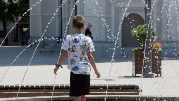 ХИТНО СЕ ОГЛАСИЛО МИНИСТАРСТВО ЗДРАВЉА ЗБОГ ВРУЋИНА: Поштујте ово за ваше добро